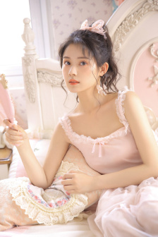 丰满的欲妇在线